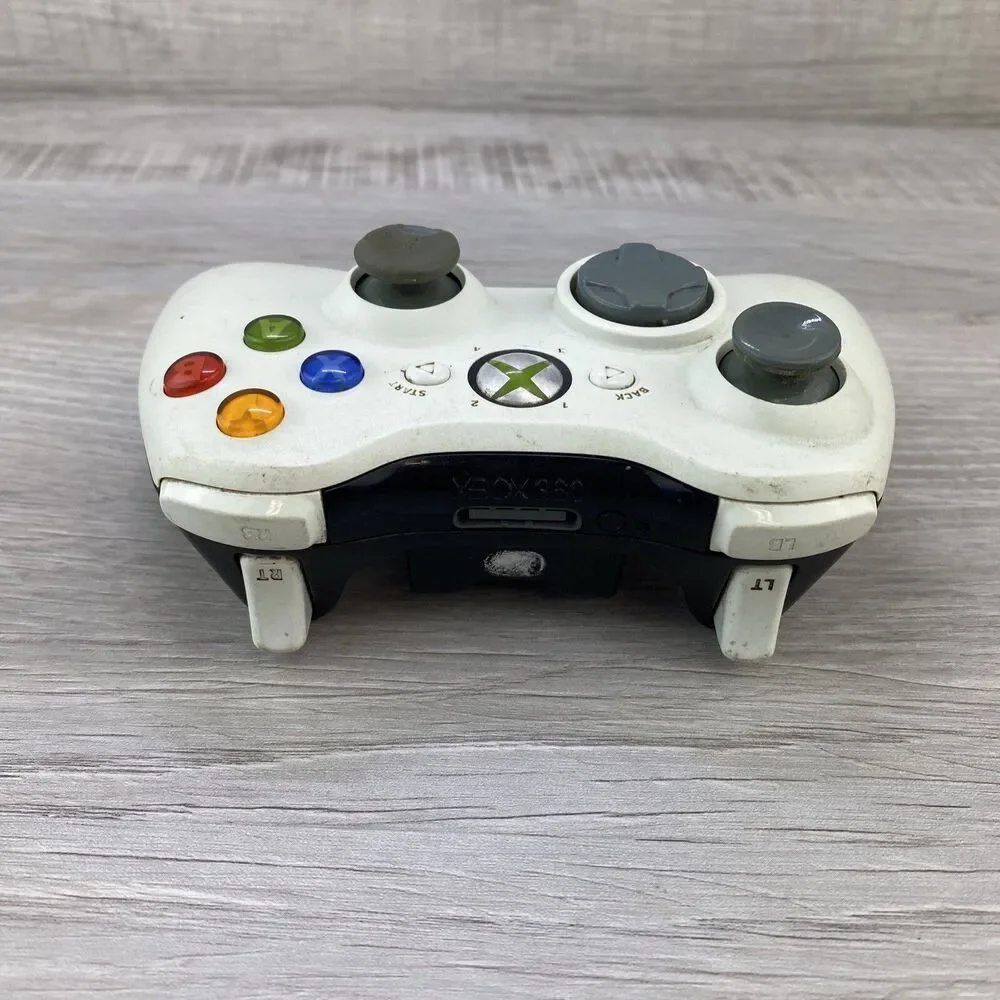 Microsoft Xbox 360 Wireless Gaming Controller - White (Model 1403)